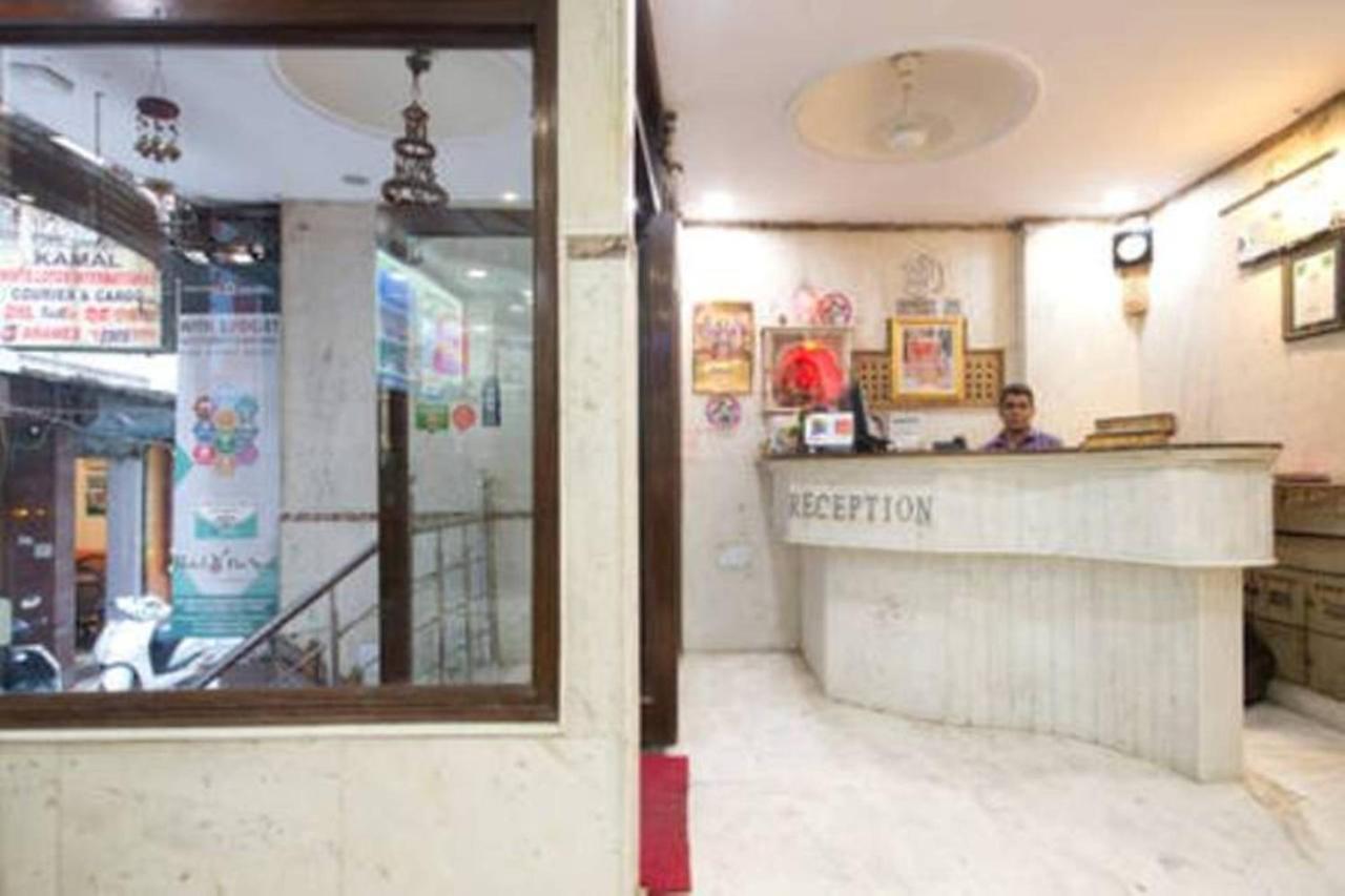 Oyo Flagship Hotel The Spot New Delhi Exterior photo